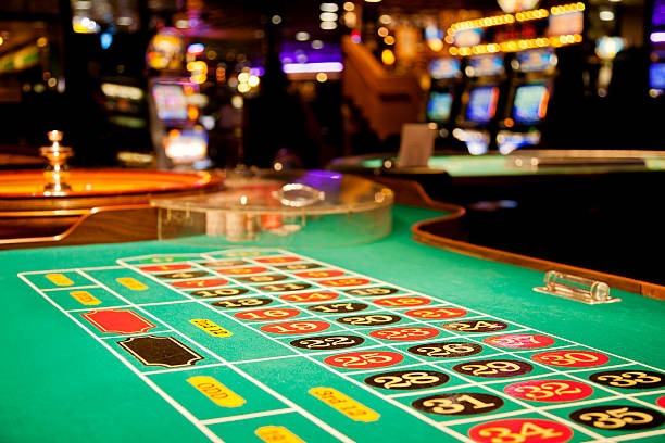 toyib live-dealer table in app: roulette with real dealer and live chat