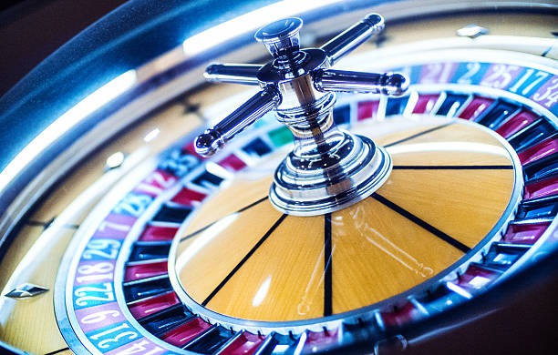 Hood vs Wolf live blackjack table on toyib mobile app